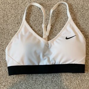 Nike Women’s white sports bra size XS